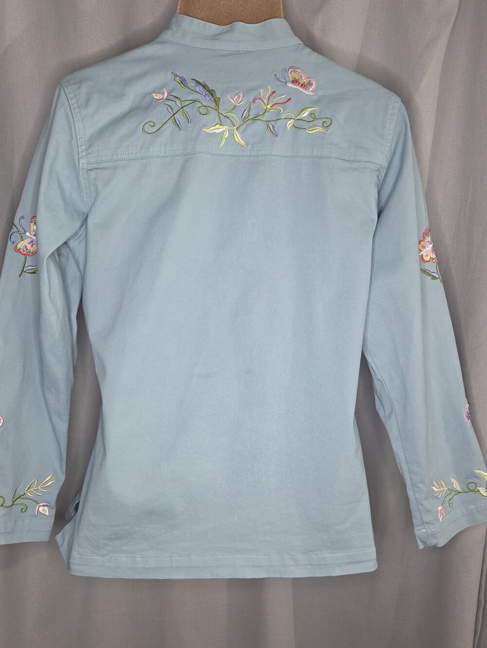 Quacker Factory M Medium Light Blue Embroidered Jean Jacket NWOT - Picture 4 of 7